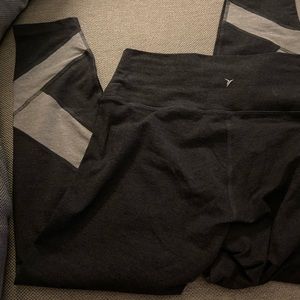 Dark Gray Old Navy leggings size L.